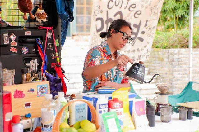 日 豆腐特调咖啡与创意甜品引爆全场开元棋牌“豆豆奇遇”非遗集市开街首(图3) 日 豆腐特调咖啡与创意甜品引爆全场开元棋牌“豆豆奇遇”非遗集市开街首(图3)